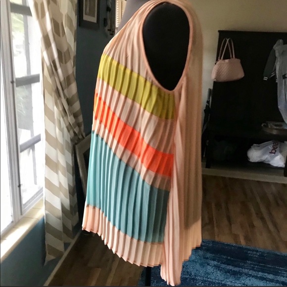 Blu Pepper pleated hi-low top - Picture 3 of 4